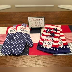 Patriotic America The Beautiful Kitchen Towels, Oven Mitts & Wall Decor Bundle